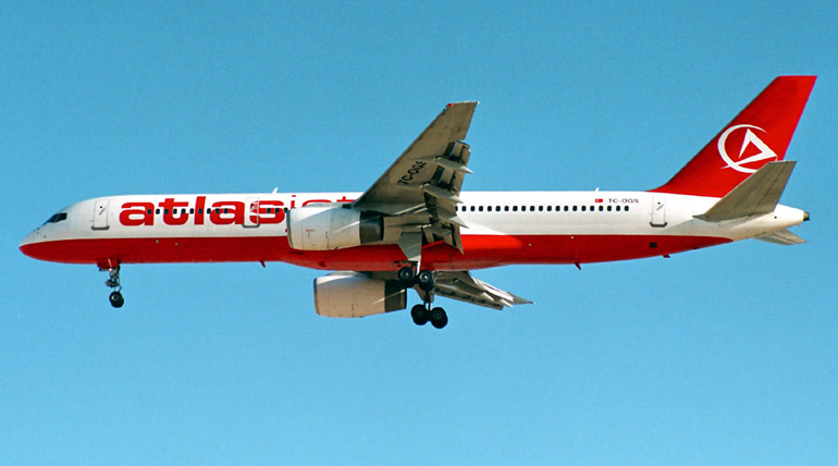 Самолет B757-200  Кликни по фотографии, 
чтобы увеличить до размера 1024 х 683.
Click to picture for enlarge before size 1024 x 683.