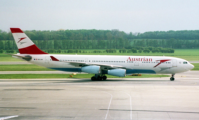 Самолет A340-200  Кликни по фотографии, 
чтобы увеличить до размера 1024 х 683.
Click to picture for enlarge before size 1024 x 683.