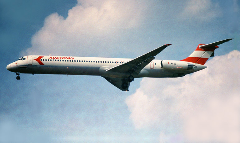 Самолет MD-82  Кликни по фотографии, 
чтобы увеличить до размера 1024 х 683.
Click to picture for enlarge before size 1024 x 683.