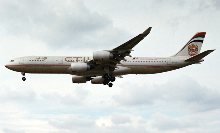 Самолет A340-500  Кликни по фотографии, 
чтобы увеличить до размера 1024 х 683.
Click to picture for enlarge before size 1024 x 683.