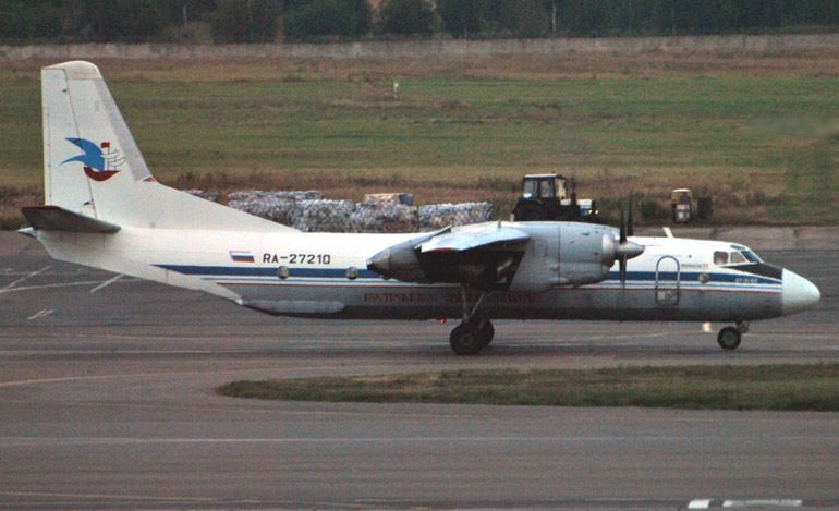 Самолет Ан-26-100  Кликни по фотографии, 
чтобы увеличить до размера 1024 х 683.
Click to picture for enlarge before size 1024 x 683.