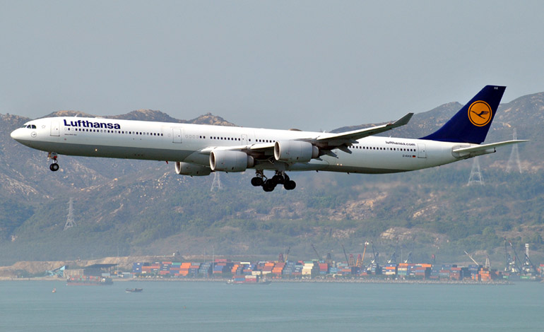 Самолет A340-600  Кликни по фотографии, 
чтобы увеличить до размера 1024 х 683.
Click to picture for enlarge before size 1024 x 683.