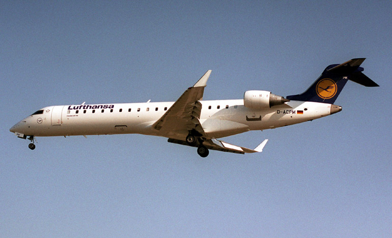 Самолет RJ700 Canadair Кликни по фотографии, 
чтобы увеличить до размера 1024 х 683.
Click to picture for enlarge before size 1024 x 683.