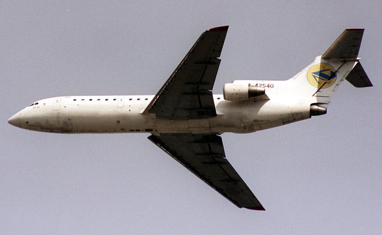 Самолет Як-42  Кликни по фотографии, 
чтобы увеличить до размера 1024 х 683.
Click to picture for enlarge before size 1024 x 683.
