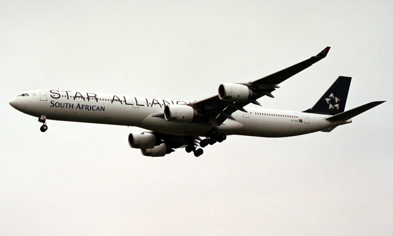 Самолет A340-600  Кликни по фотографии, 
чтобы увеличить до размера 1024 х 683.
Click to picture for enlarge before size 1024 x 683.