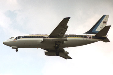 Самолет B737-200