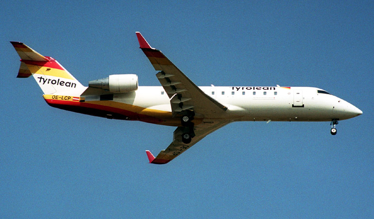 Самолет Canadair Jet200  Кликни по фотографии, 
чтобы увеличить до размера 1024 х 683.
Click to picture for enlarge before size 1024 x 683.