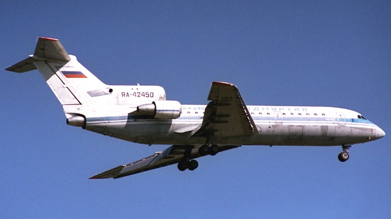 Самолет Як-42Д  Кликни по фотографии, 
чтобы увеличить до размера 1024 х 683.
Click to picture for enlarge before size 1024 x 683.