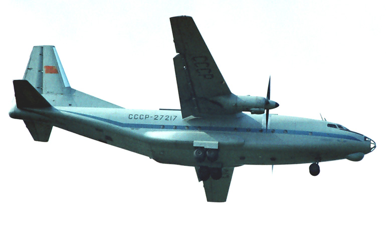 Самолет Ан-8 Кликни по фотографии, 
чтобы увеличить до размера 1024 х 683.
Click to picture for enlarge before size 1024 x 683.