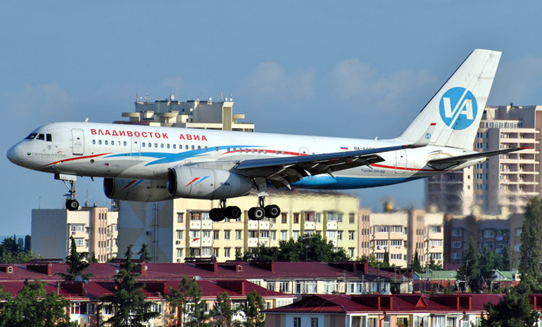 Самолет Ту-204-300  Кликни по фотографии, 
чтобы увеличить до размера 1024 х 683.
Click to picture for enlarge before size 1024 x 683.