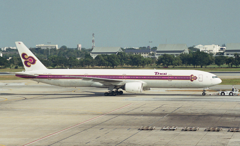 Самолет B777-300  Кликни по фотографии, 
чтобы увеличить до размера 1024 х 683.
Click to picture for enlarge before size 1024 x 683.