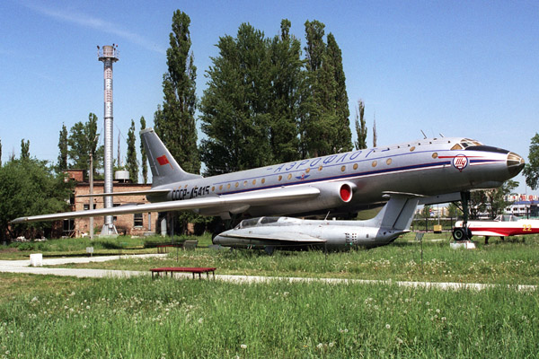 Ту-104